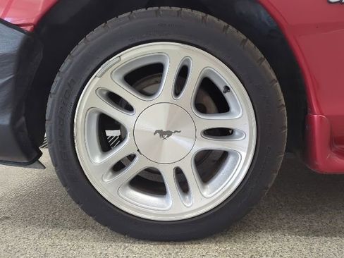 Used 1998 Ford Mustang GT RWD image 11