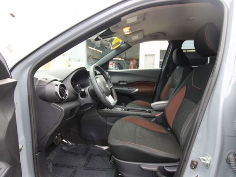 Used 2023 Nissan Kicks SR image 10