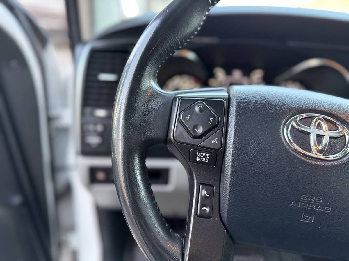 Used 2018 Toyota Sequoia Limited w/ Safety & Convenience Package AWD/4WD image 21