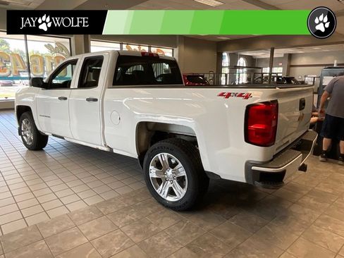 Used 2018 Chevrolet Silverado 1500 Custom w/ Custom Convenience Package AWD/4WD image 4