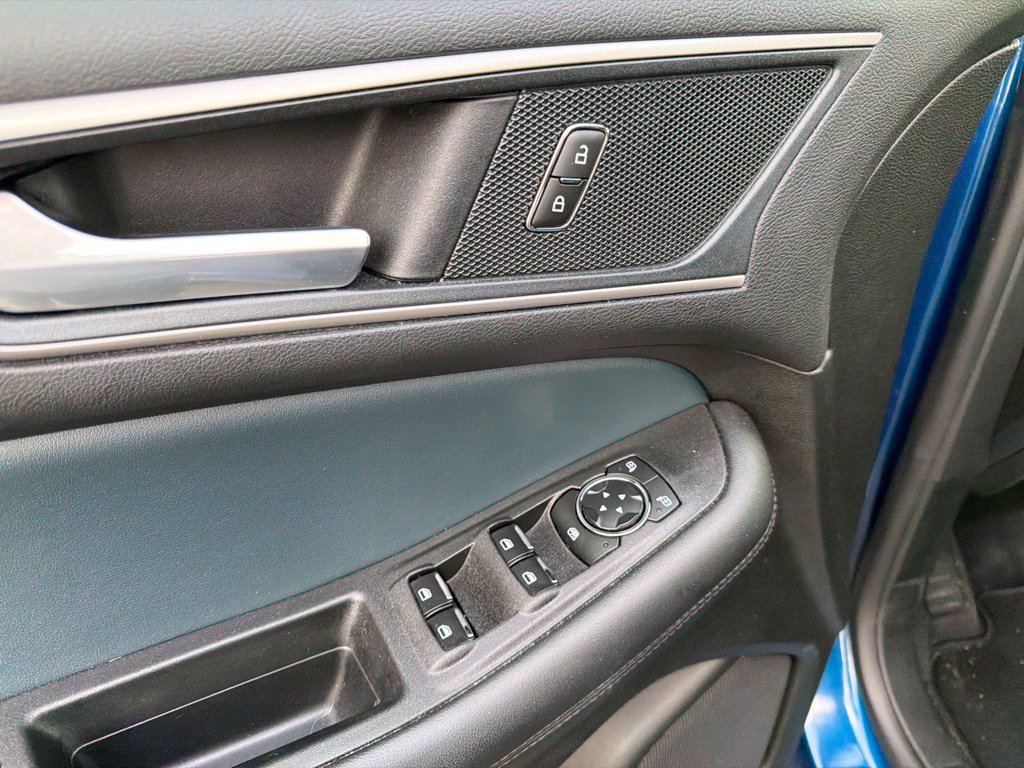 Used 2024 Ford Edge SEL w/ Sport Appearance Package AWD/4WD image 9