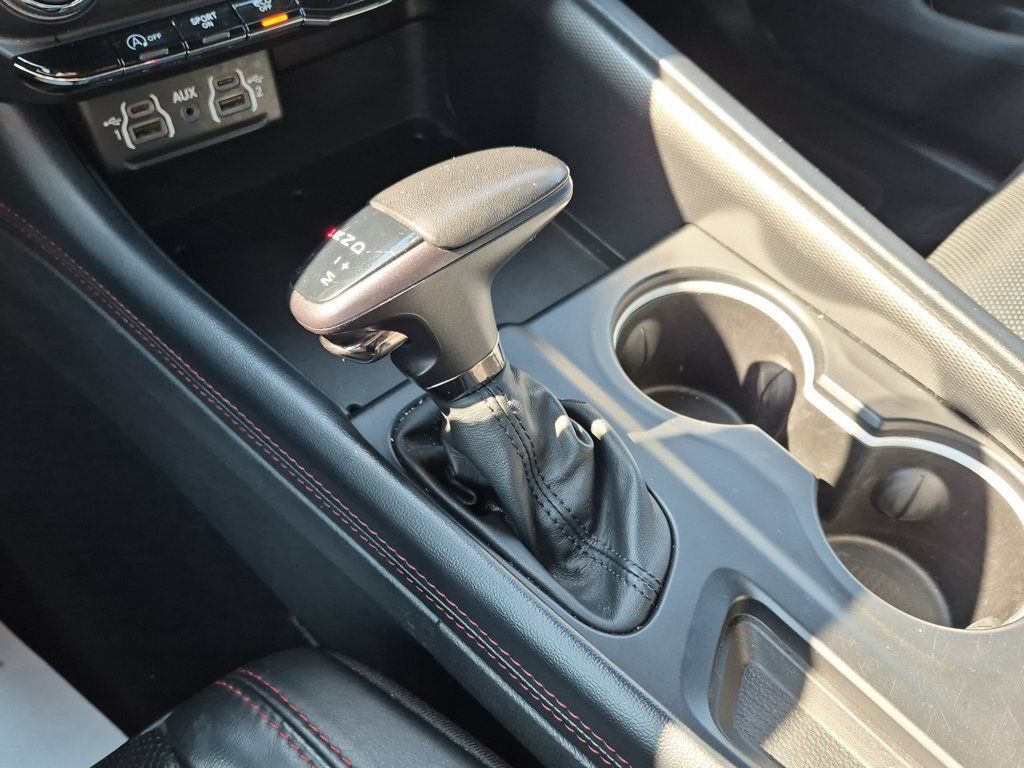 Used 2024 Dodge Durango GT AWD/4WD image 12