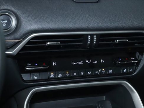 Certified 2025 MAZDA CX-70 Plug-In Hybrid w/ Premium Pkg image 42