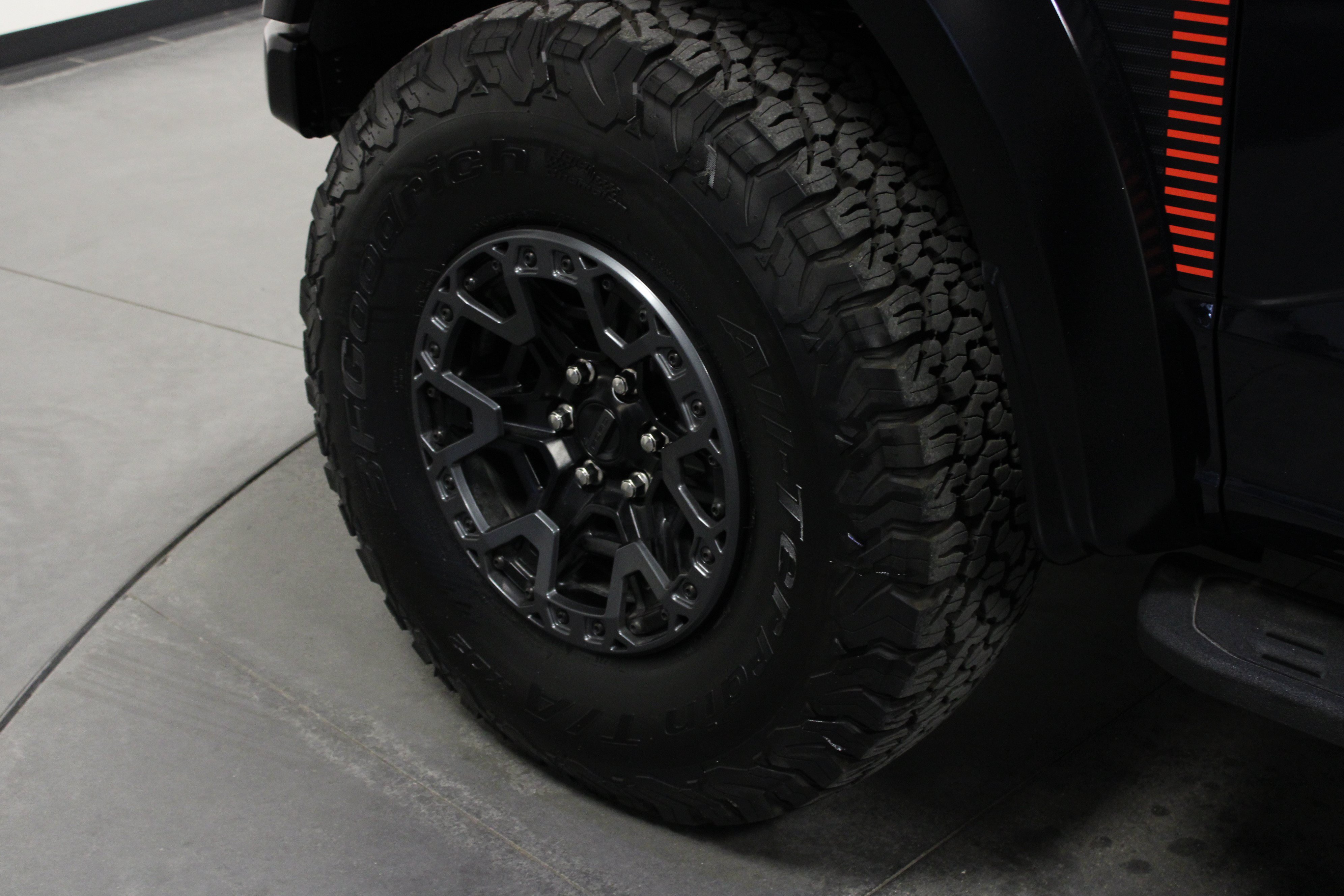 Used 2025 Ford F150 Raptor w/ Equipment Group 803A Raptor R AWD/4WD image 10