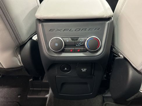 New 2026 Ford Explorer Platinum AWD/4WD image 32
