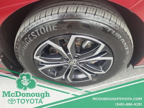 Certified 2025 Toyota Sienna Platinum image 38