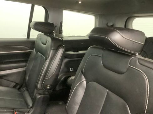 Used 2023 Jeep Grand Cherokee L Limited w/ Black Appearance Package image 7