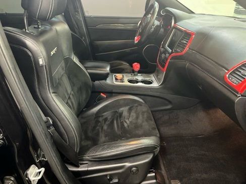 Used 2014 Jeep Grand Cherokee SRT image 11