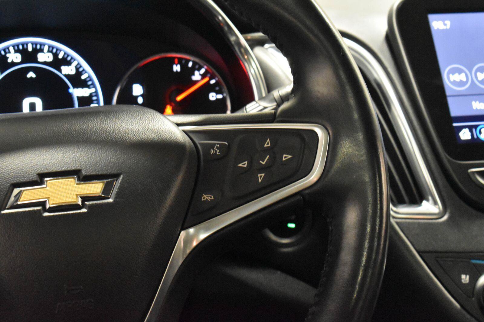 Used 2022 Chevrolet Malibu Premier FWD image 9