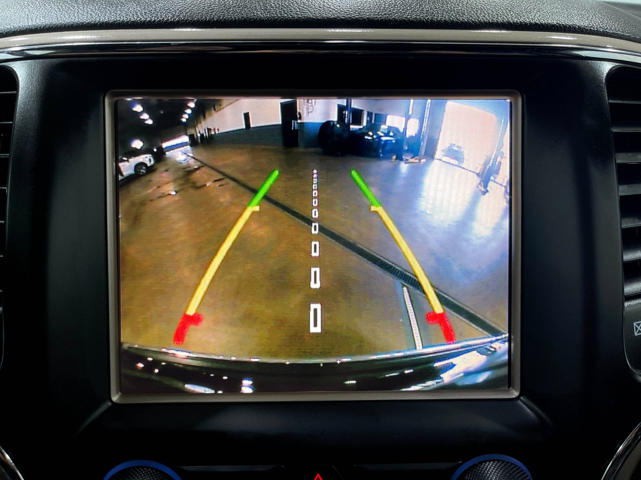 Used 2017 Jeep Grand Cherokee Overland w/ Jeep Active Safety Group AWD/4WD image 11