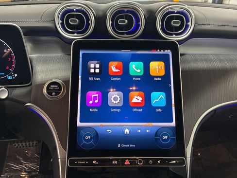 Used 2025 Mercedes-Benz GLC 300 4MATIC image 15