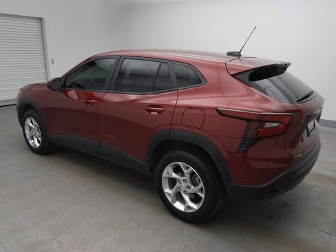 Used 2024 Chevrolet Trax LS w/ LS Convenience Package image 3