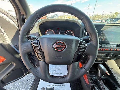 Used 2026 Nissan Frontier PRO-4X w/ Pro-4x Convenience Package image 8