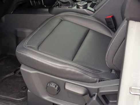 New 2026 Ford Bronco Badlands image 4