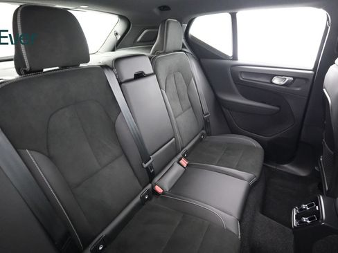 Used 2023 Volvo XC40 Recharge Plus AWD/4WD image 5