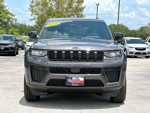 New 2026 Jeep Grand Cherokee Altitude RWD image 10