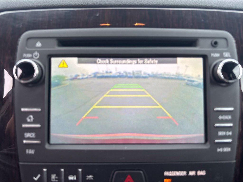 Used 2017 Chevrolet Traverse LT FWD image 21