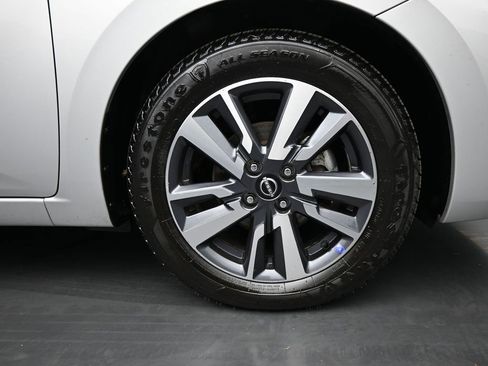 Used 2023 Nissan Versa SV image 10