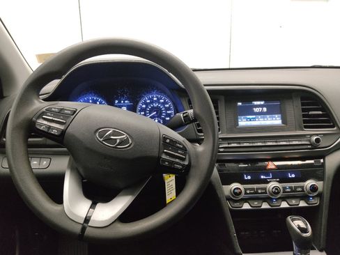 Used 2020 Hyundai Elantra SE w/ Cargo Package (C1) FWD image 22