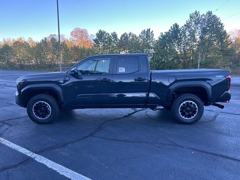 New 2025 Toyota Tacoma TRD Off-Road image 2