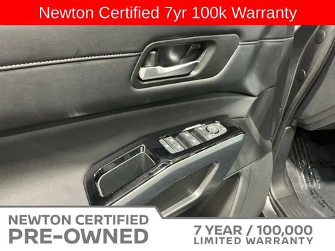 Used 2023 Nissan Pathfinder SL w/ SL Premium Package AWD/4WD image 46