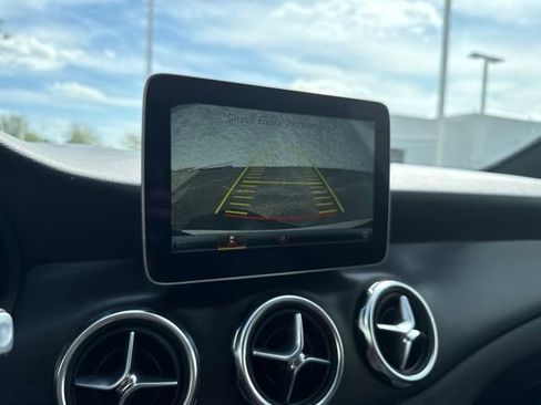 Used 2018 Mercedes-Benz GLA 250 4MATIC image 17