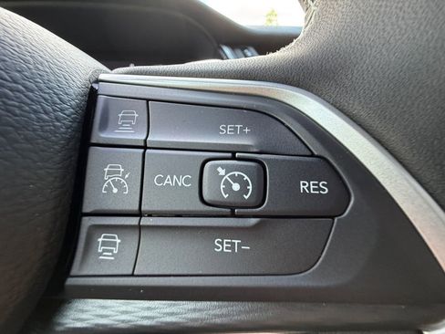 New 2025 Jeep Grand Cherokee Laredo image 16