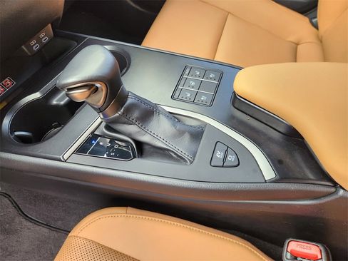 Used 2023 Lexus UX 250h FWD w/ Premium Package image 19