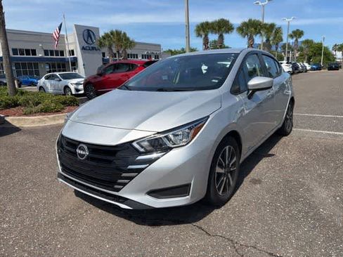 Used 2024 Nissan Versa SV FWD image 2