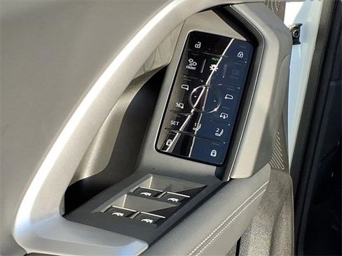 Used 2025 Audi Q5 Premium Plus w/ Premium Plus image 15