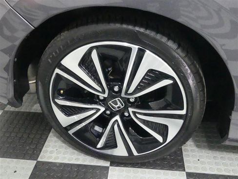 Used 2018 Honda Civic EX-L image 16