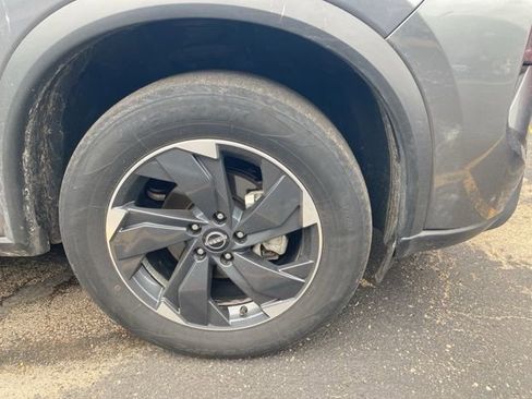 Used 2025 Nissan Rogue SV image 6