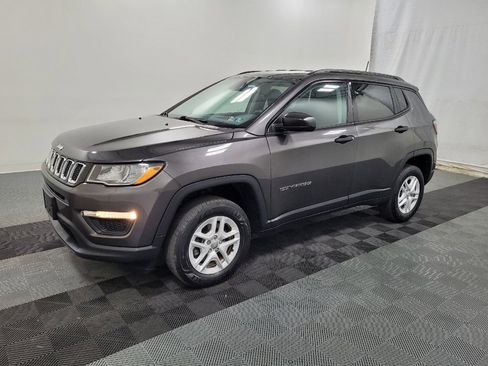 Used 2018 Jeep Compass Sport w/ Tech Group AWD/4WD image 2