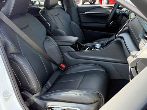 New 2025 Jeep Grand Cherokee Overland w/ Adv Protech Group III image 16