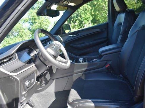 Used 2024 Jeep Grand Cherokee Altitude AWD/4WD image 27