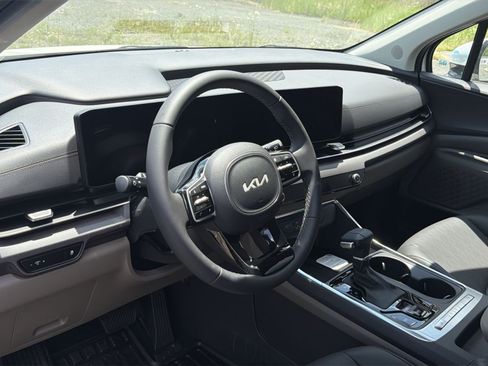 New 2026 Kia Carnival EX FWD image 20