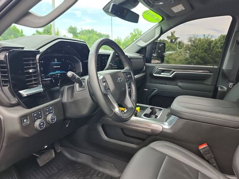 Used 2025 Chevrolet Silverado 2500 LTZ w/ Trail Boss Package AWD/4WD image 16