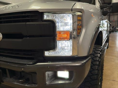 Used 2019 Ford F250 Lariat w/ Lariat Ultimate Package image 12