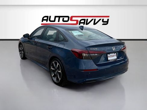 Used 2025 Honda Civic Sport Touring image 5