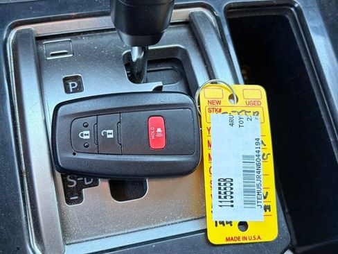 Used 2022 Toyota 4Runner SR5 AWD/4WD image 13