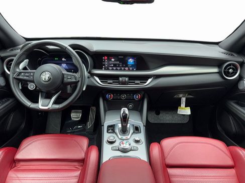 Used 2024 Alfa Romeo Stelvio Veloce image 14