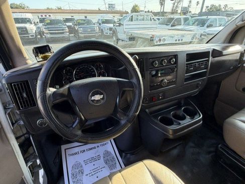 Used 2008 Chevrolet Express 3500 RWD image 18