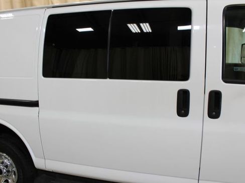 Used 2014 GMC Savana 3500 image 14