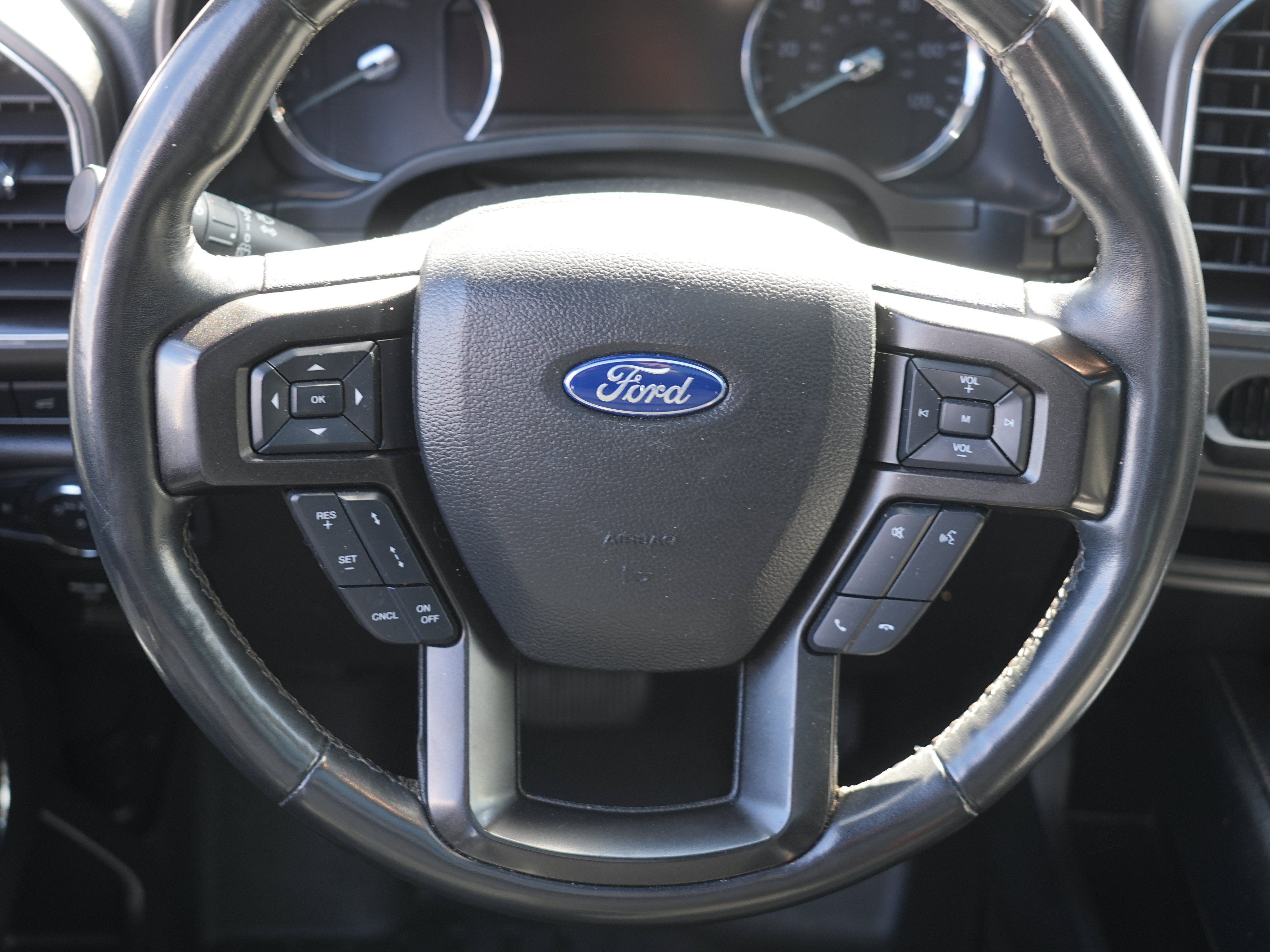 Used 2019 Ford Expedition Limited w/ Equipment Group 301A AWD/4WD image 23