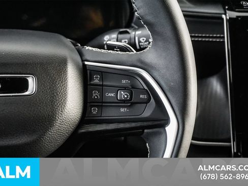 Used 2025 Jeep Grand Cherokee Altitude AWD/4WD image 29