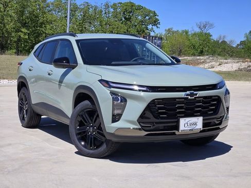 New 2026 Chevrolet Trax ACTIV image 1