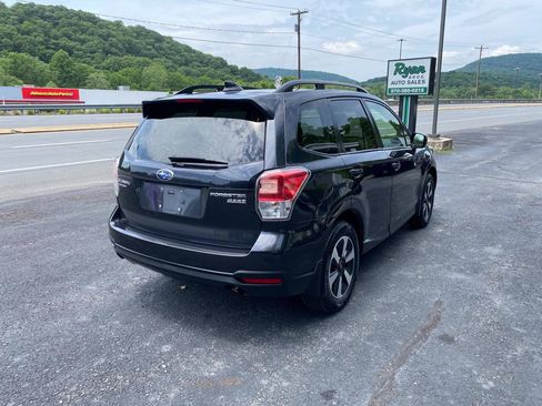 Used 2017 Subaru Forester 2.5i Premium AWD/4WD image 6