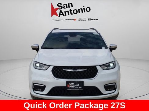 New 2026 Chrysler Pacifica Pinnacle image 3