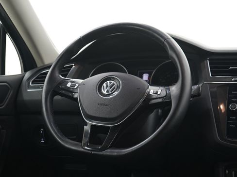 Used 2019 Volkswagen Tiguan SE AWD/4WD image 14