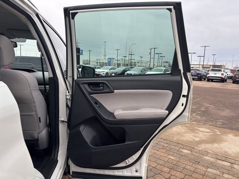 Used 2015 Subaru Forester 2.5i w/ Alloy Wheel Package image 41